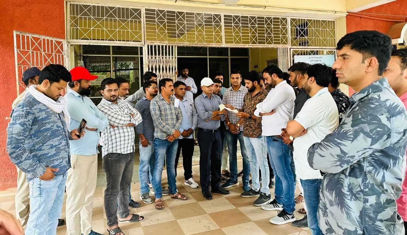 खिलाड़ियों के समर्थन में जाट समाज ने सौंपा ज्ञापन