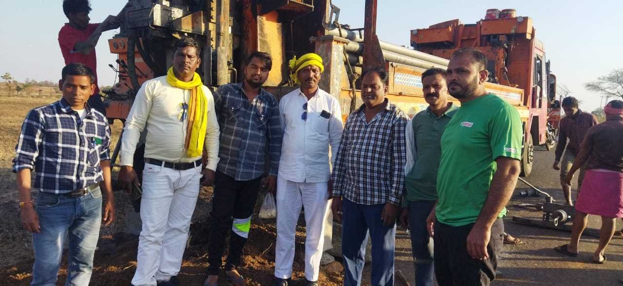रजोला ग्राम वासियों को अब बोर से मिलेगा पानी