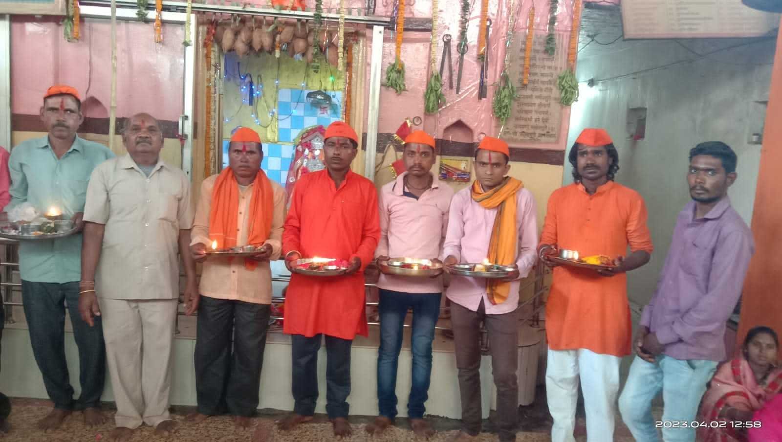 चैत के भक्तों ने माता के मंदिरों में जलाई जोत