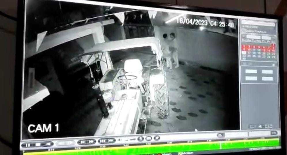 ग्राम पंचायत कार्यालय में मोटर चोरी का प्रयास, कैमरे में कैद हुए युवक