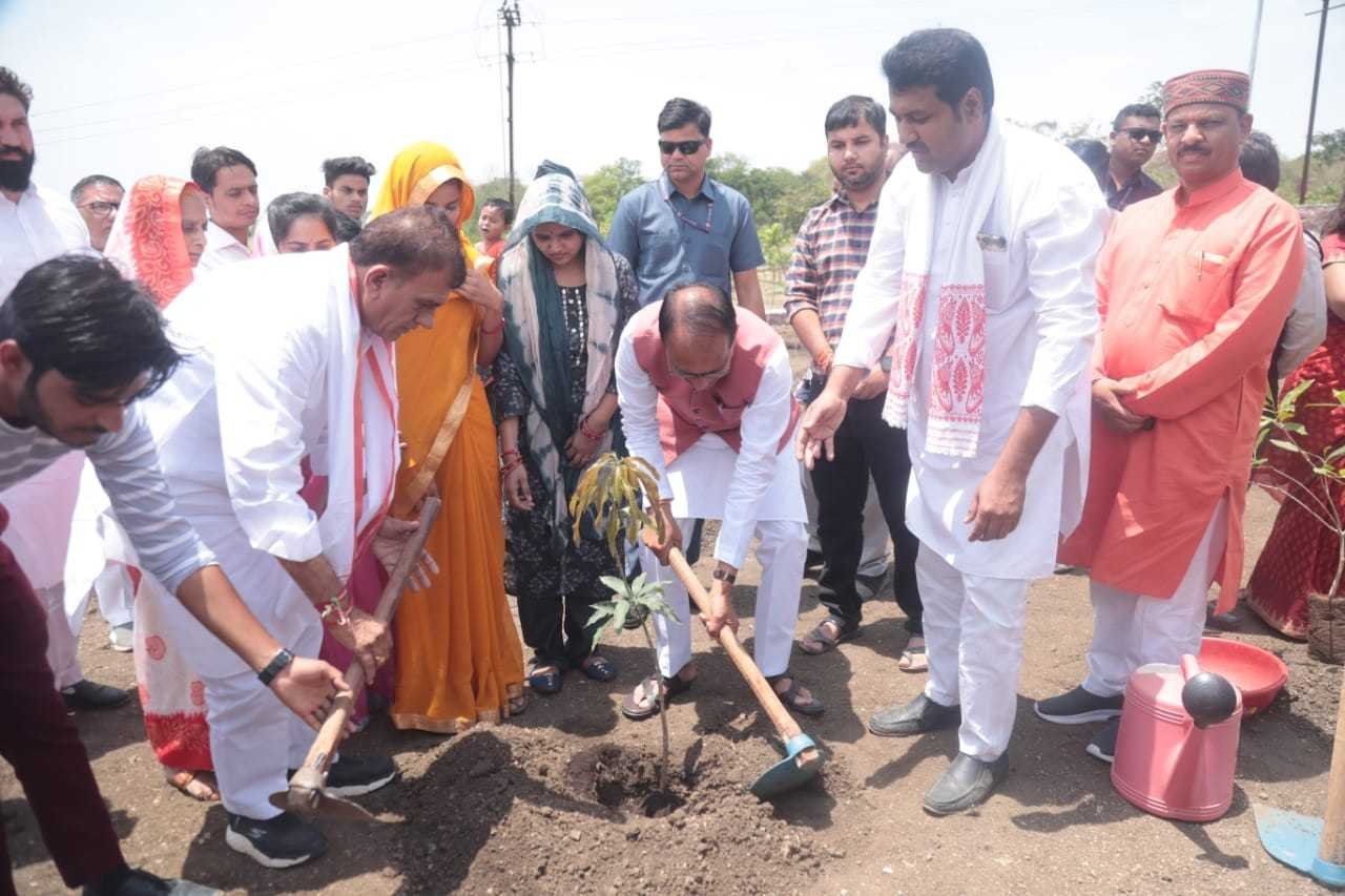 मां अमृता देवी विश्नोई की प्रतिमा का अनावरण करने मुख्यमंत्री को आमंत्रित किया