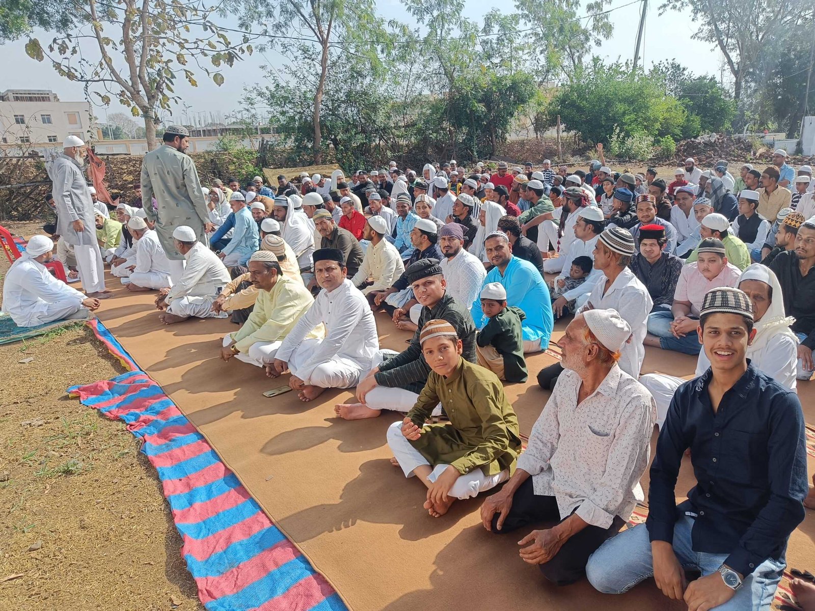 हर्सोल्लास से मनाई गई ईद उल फितर