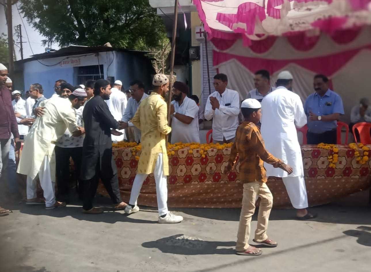 ईद मिलन समारोह आयोजित