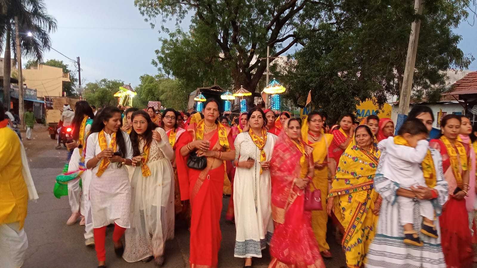 भगवान परशुराम के जन्मोत्सव पर निकली भव्य शोभायात्रा