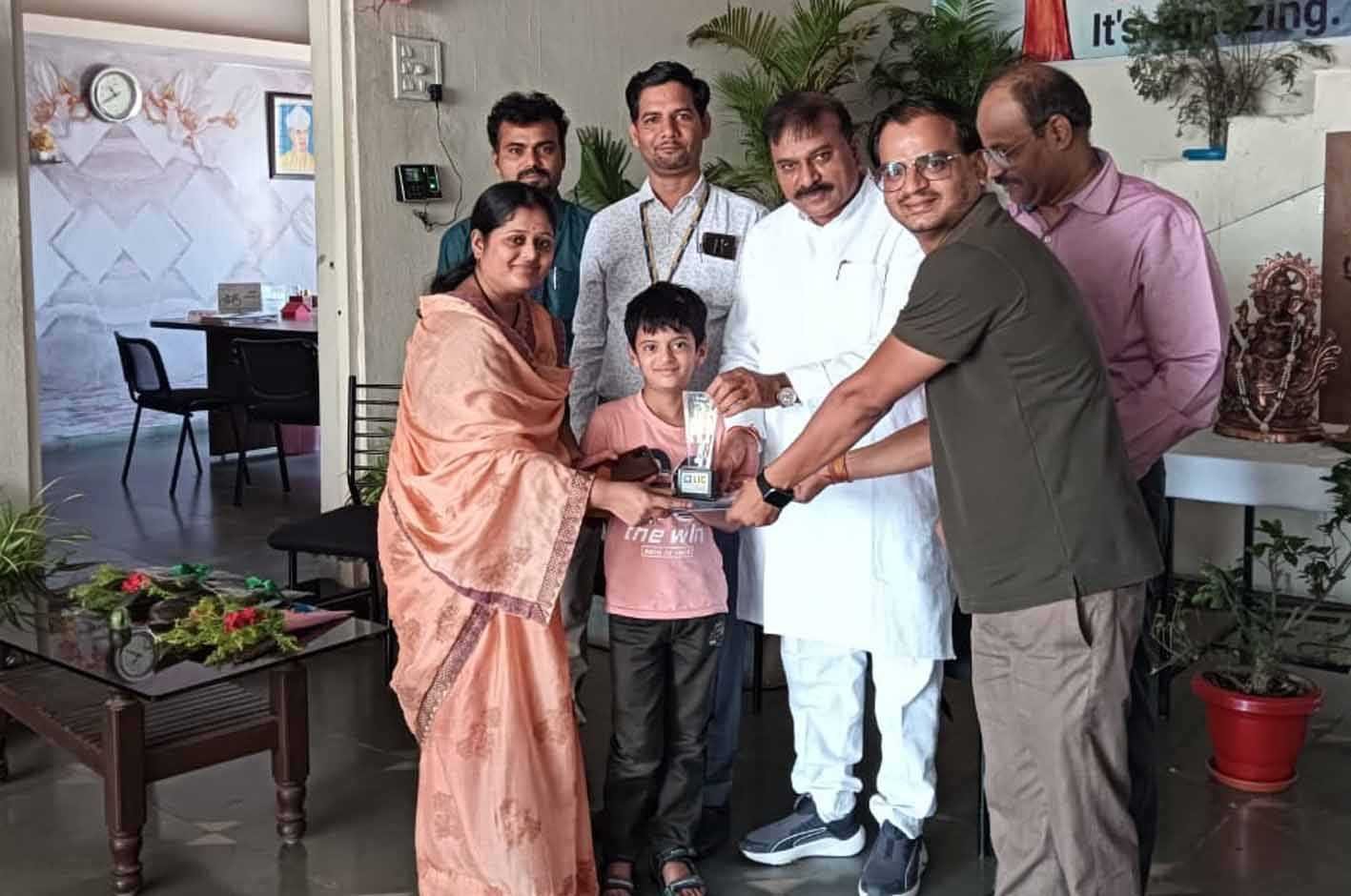 उत्कृष्ट बच्चों का हुआ सम्मान