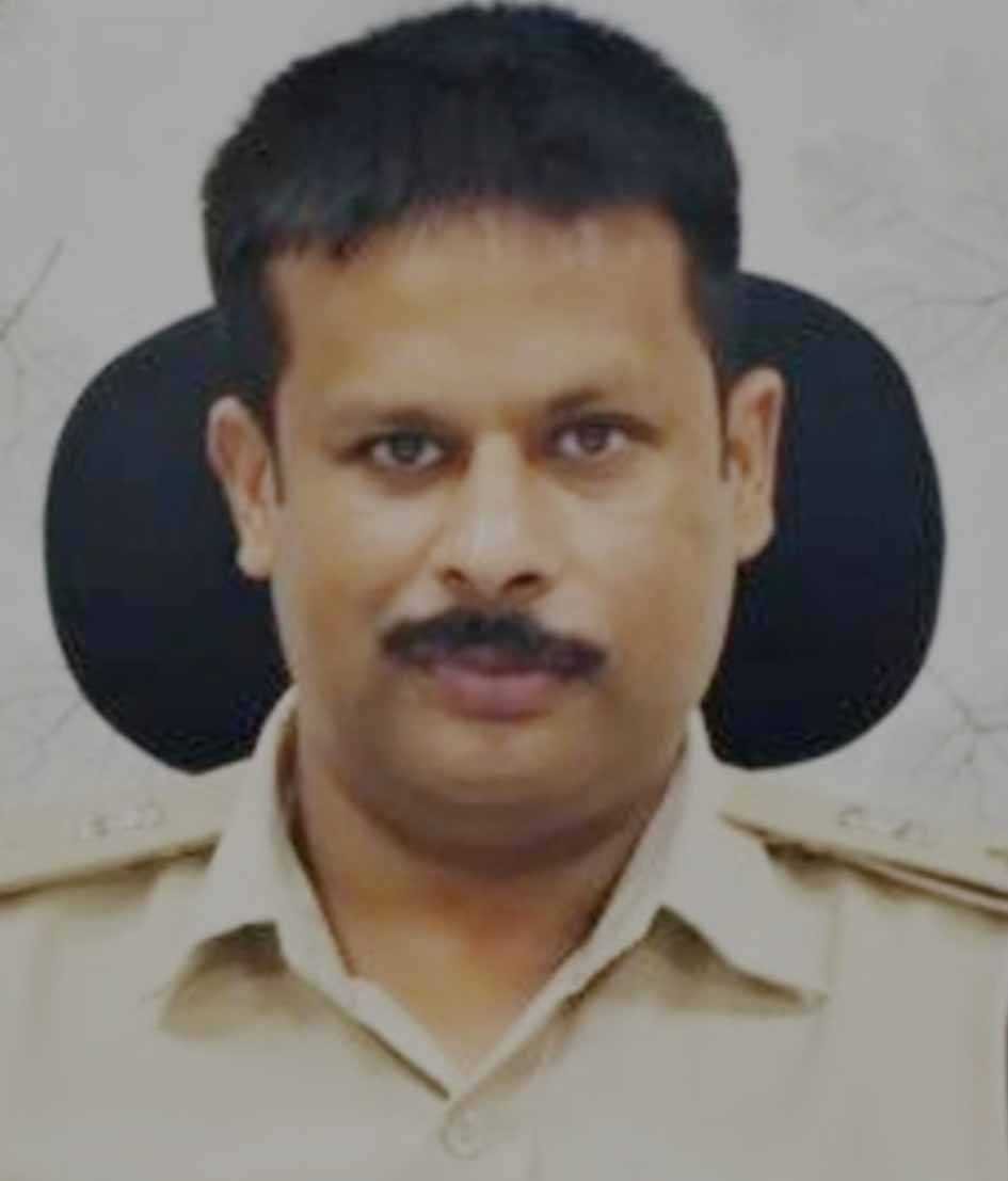 पुलिस हिरासत में फर्जी शिक्षा अधिकारी, नौकरी के नाम पर लाखों की ठगी