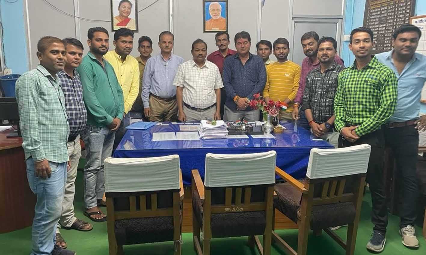 देवेभो की वेतन वृद्धि एवं पदोन्नति की मांग को किया पूरा