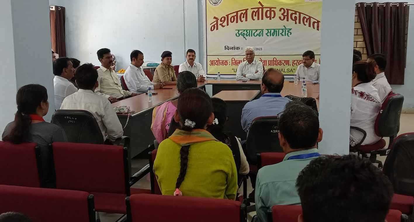 लोक अदालत में 5 परिवारों के बीच समझौत