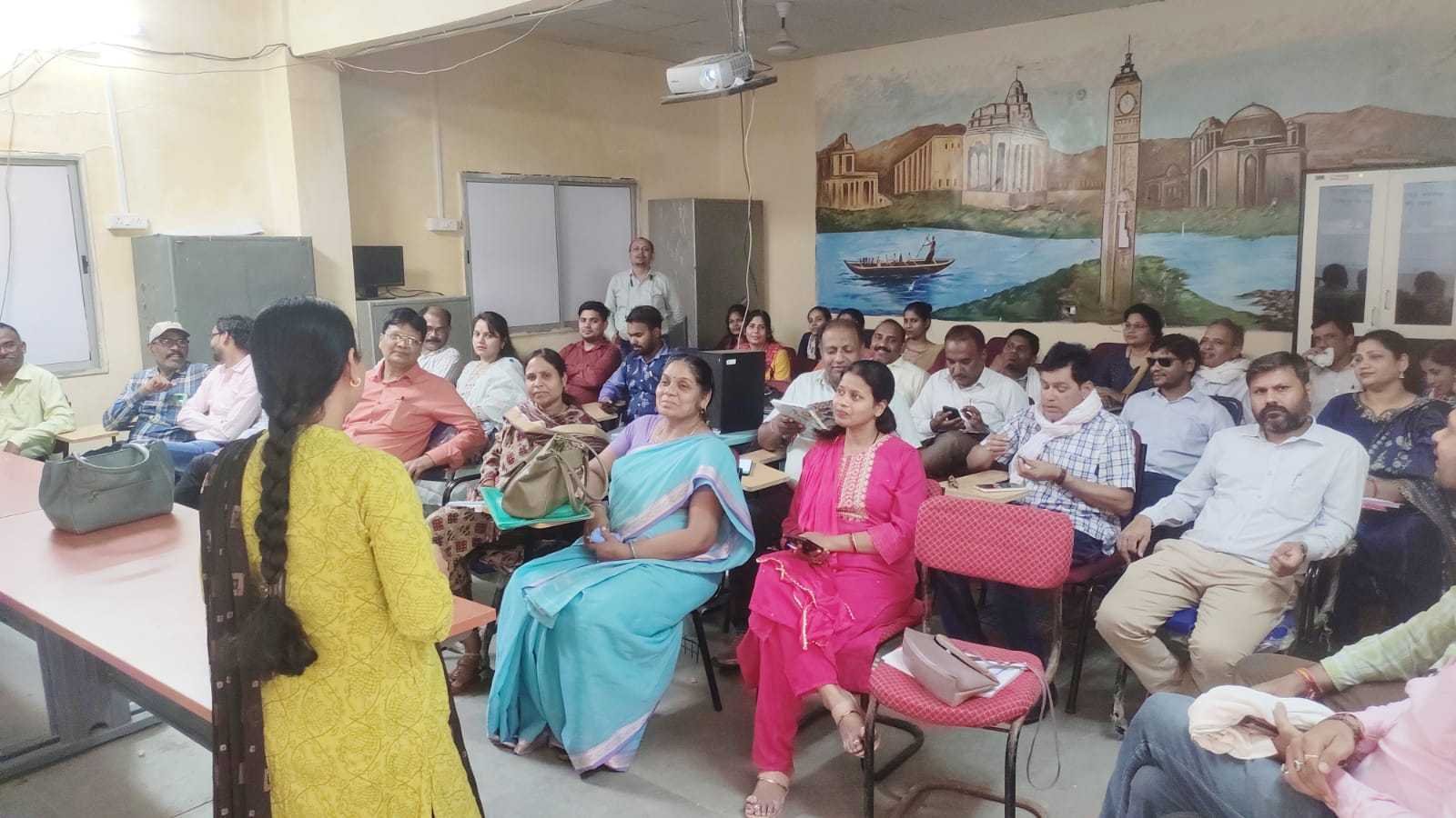 ऑनलाइन प्रवेश प्रक्रिया को लेकर दिया प्रशिक्षण
