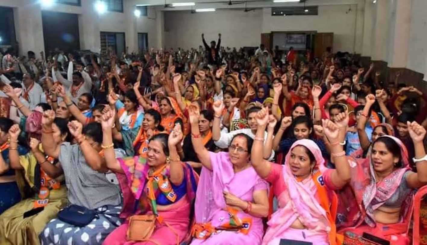 कार्यकर्ता घर-घर जाकर शासन की योजना का प्रचार करें : कमल पटेल