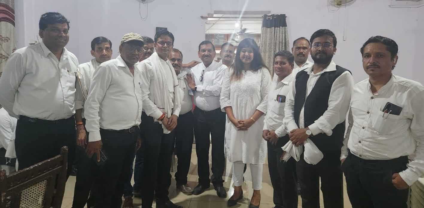 अधिवक्ता सुरक्षा अधिनियम पर चर्चा करने पहुंची अवनी बंसल