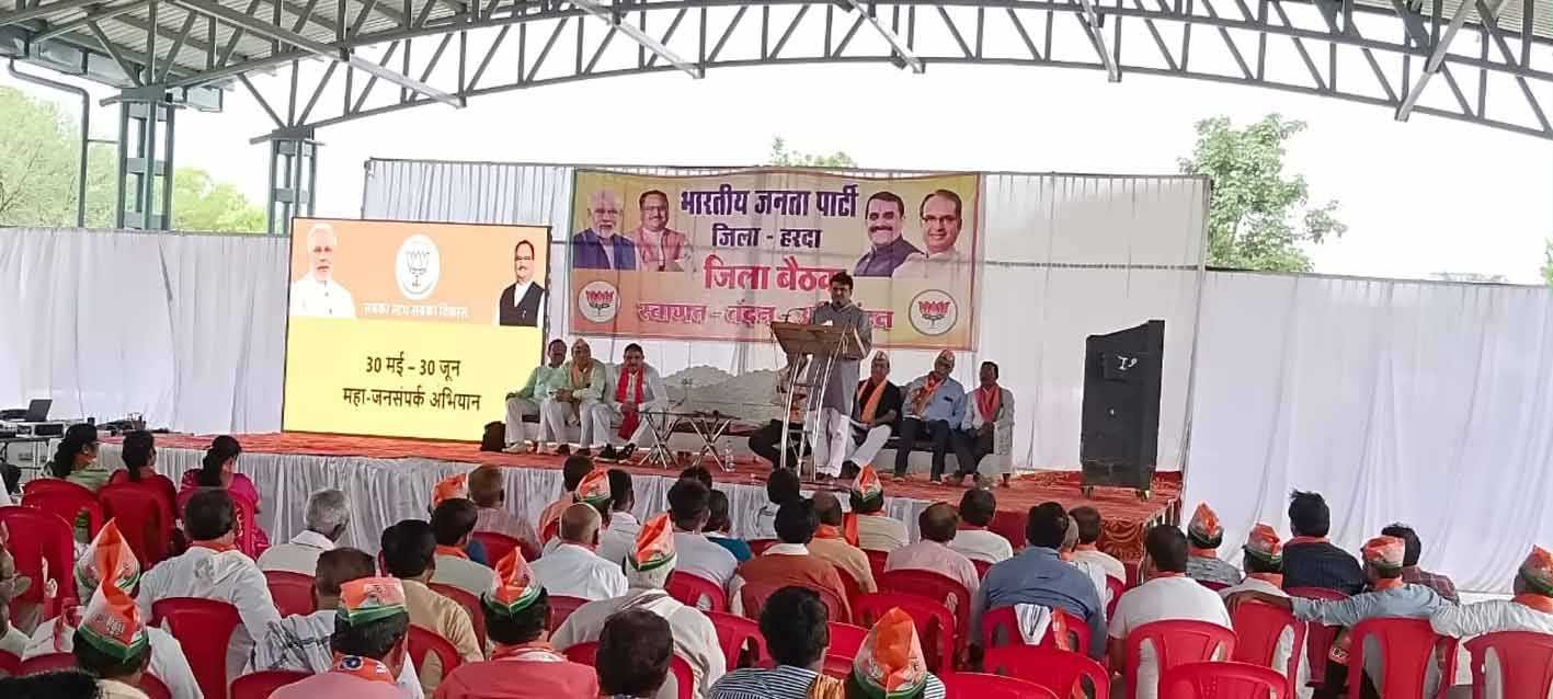 योजनाओं के लाभार्थी तक पहुंचें कार्यकर्ता : पंकज जोशी