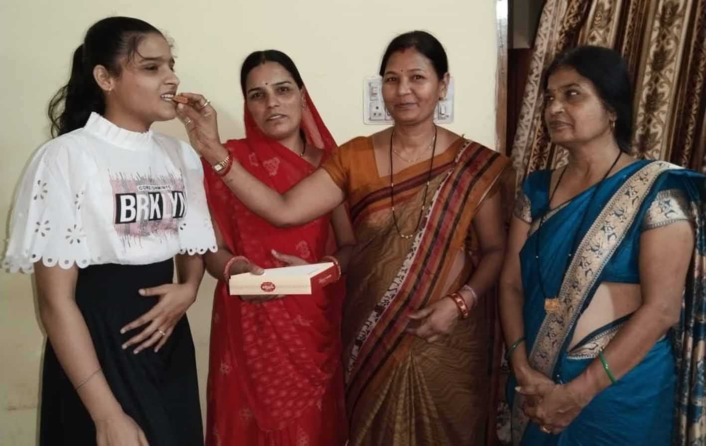 गणित में मिले 100 प्रतिशत अंक
