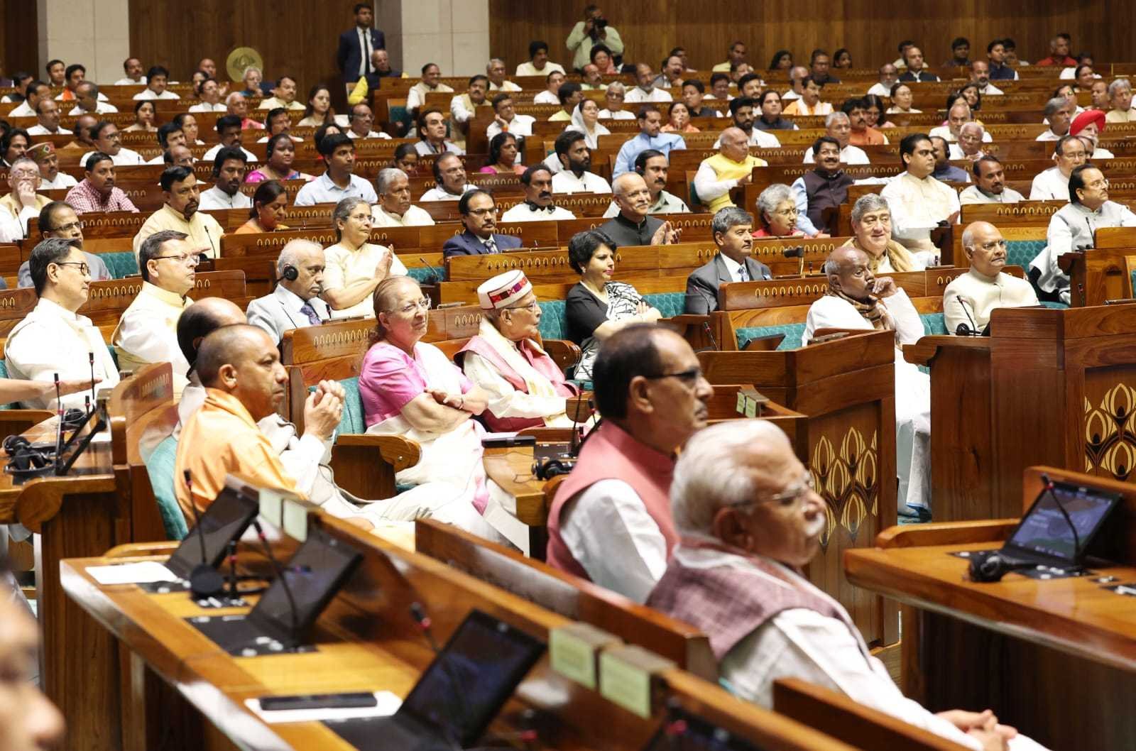 संसद भवन के लोकार्पण कार्यक्रम में शामिल हुए मुख्यमंत्री  