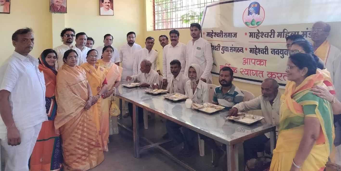 महेश नवमी पर निकाली शोभायात्रा