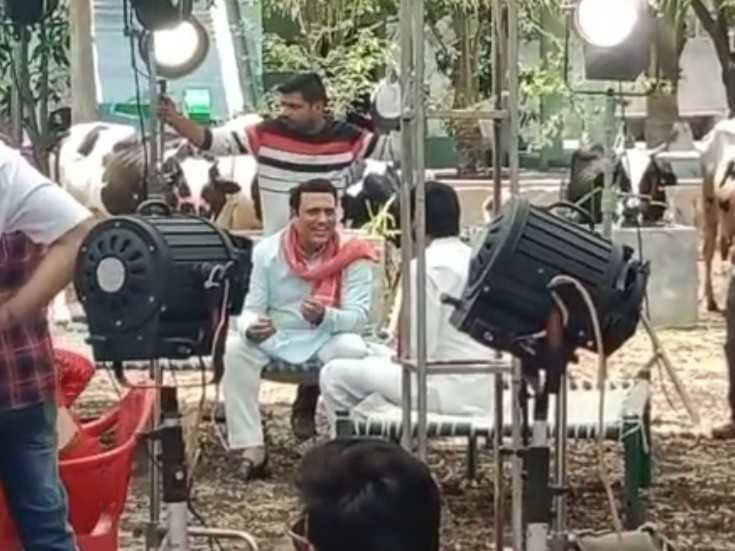 शूटिंग देखने बड़ी संख्या में पहुंचे लोग