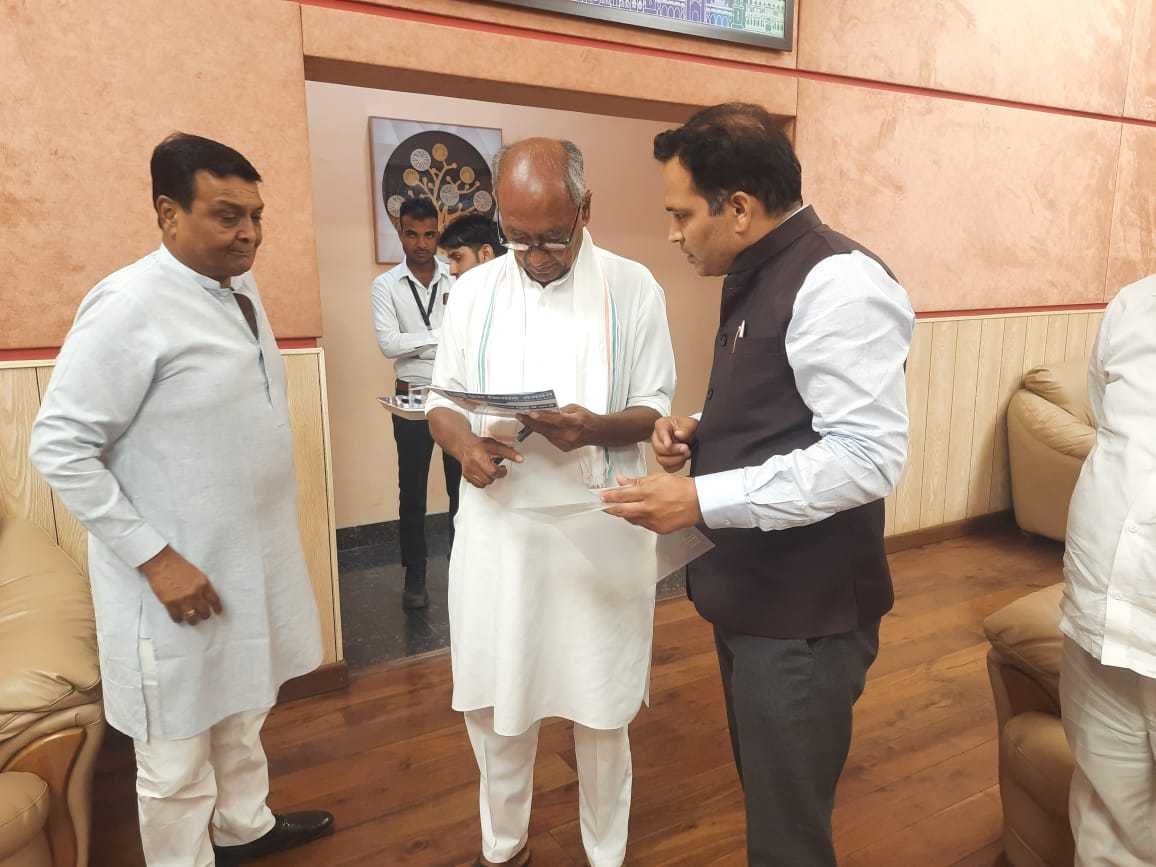 युवा किसान संगठन अध्यक्ष ने पूर्व मुख्यमंत्री से 2023 विधानसभा चुनाव के मद्देनजर किसानों के संदर्भ में की विशेष मुलाकात