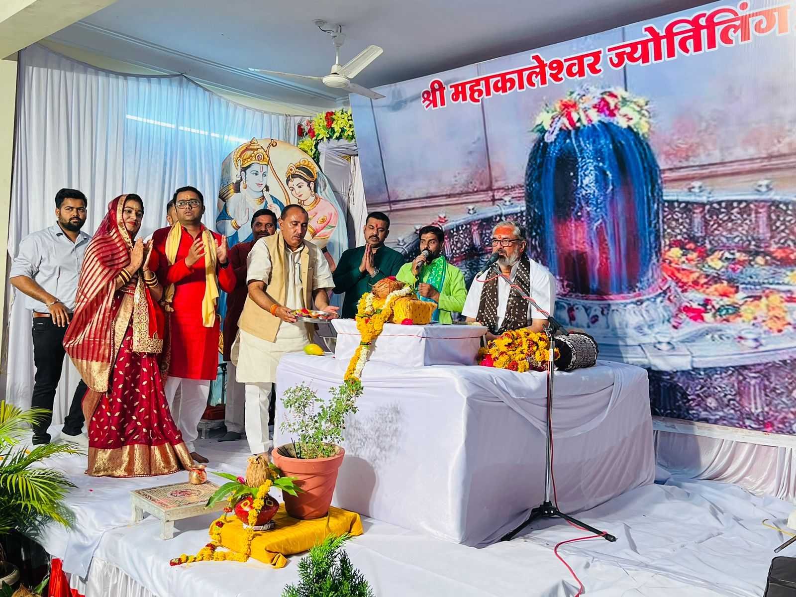 बुद्धि और बल में बुद्धि ही प्रधान है, बुद्धिमान व्यक्ति ही महान कार्य कर सकता है