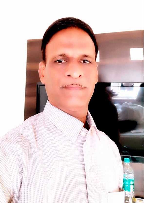 पलासनेर की पगडंडियों पर, शब्दों का सन्यासी