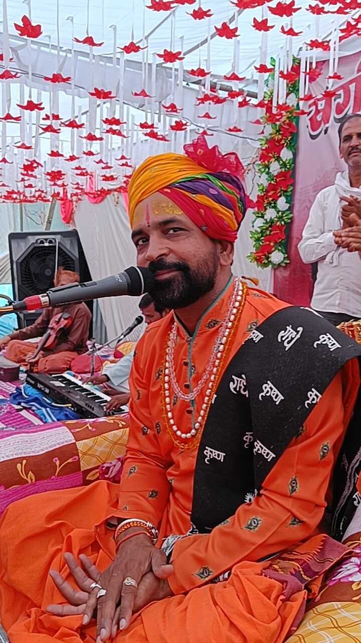 भगवान श्री कृष्ण और सुदामा की मित्रता की तरह मित्रता करें- पंडित शास्त्री