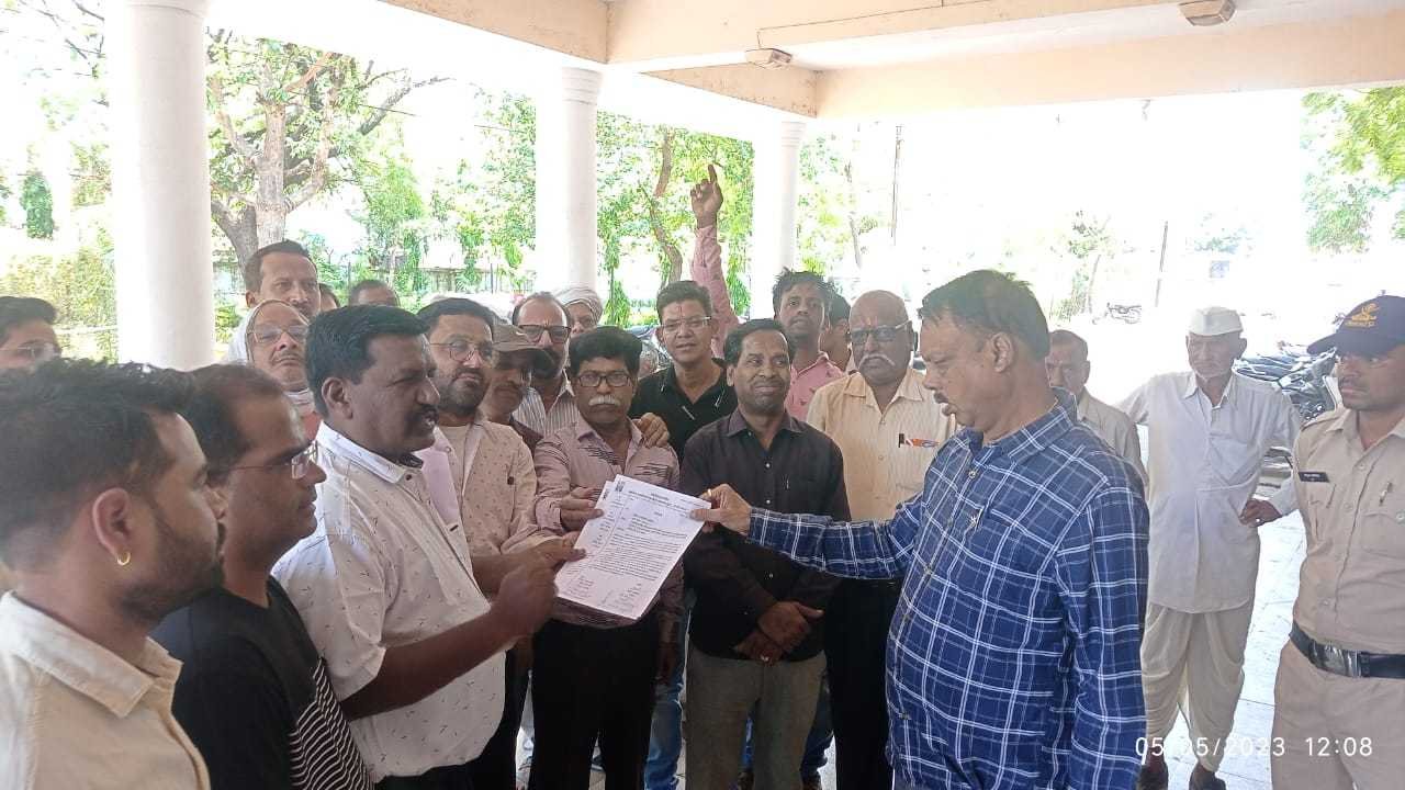 ताम्रकार समाज ने ज्ञापन सौंपकर विरोध किया