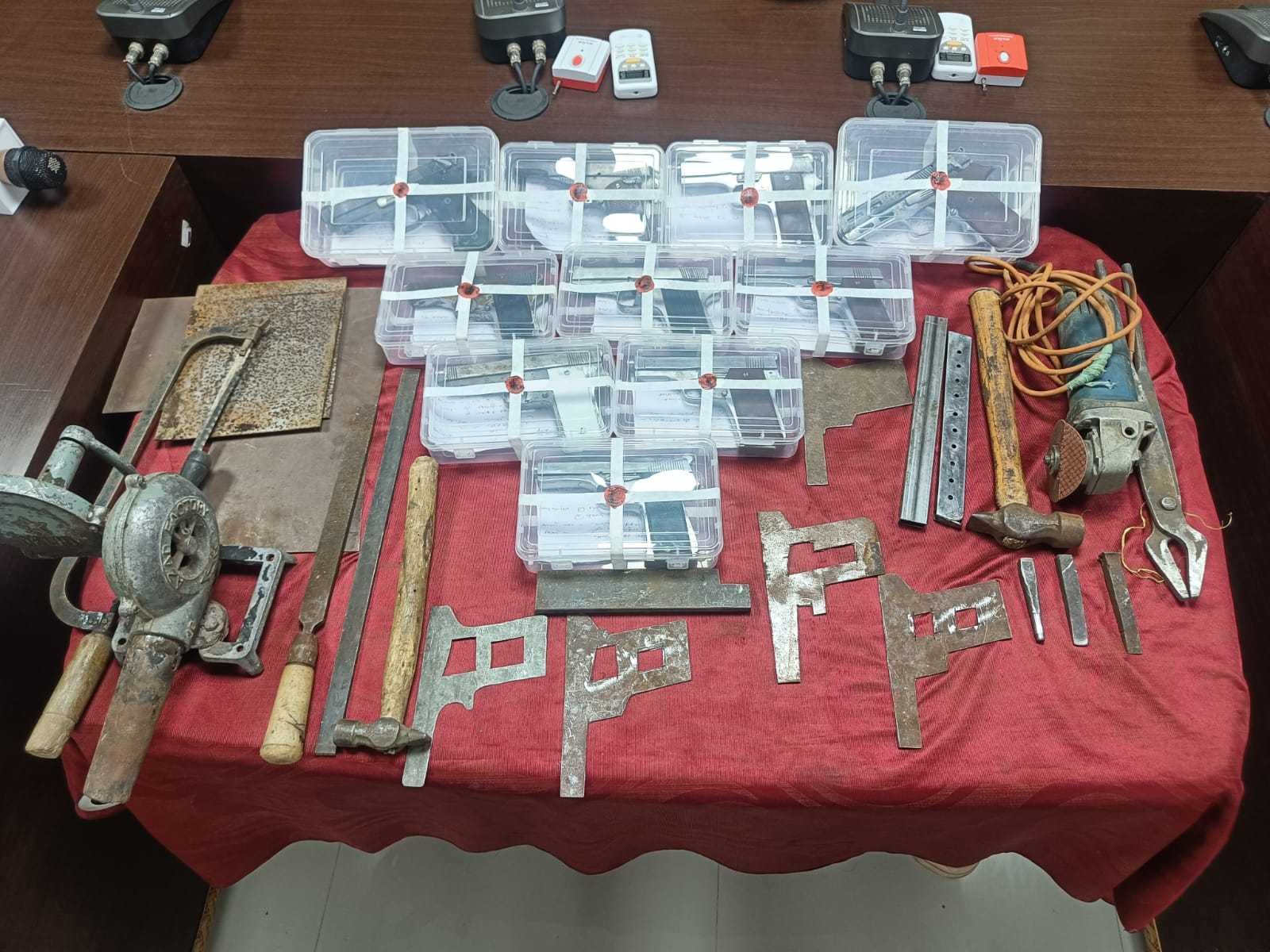 अवैध हथियार व कारतूस सप्लायर्स के संगठित गिरोह के विरुद्ध लगातार कार्यवाही