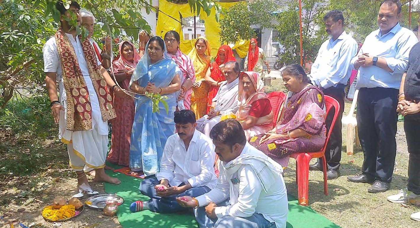 नपा ने बाउंड्रीवॉल, सड़क व शौचालय निर्माण का किया भूमिपूजन