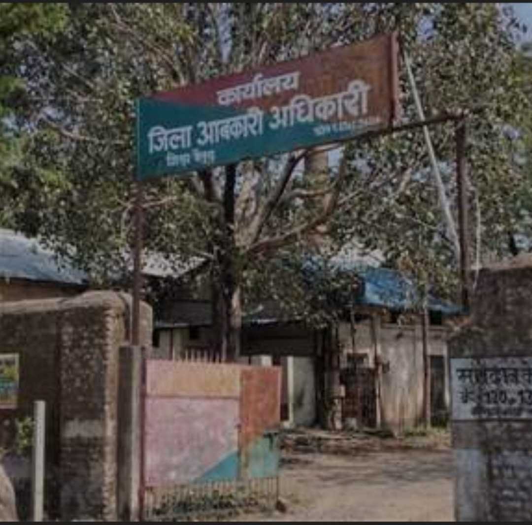 आबकारी विभाग के गोदाम पर ही बोल दिया चोरों ने धावा