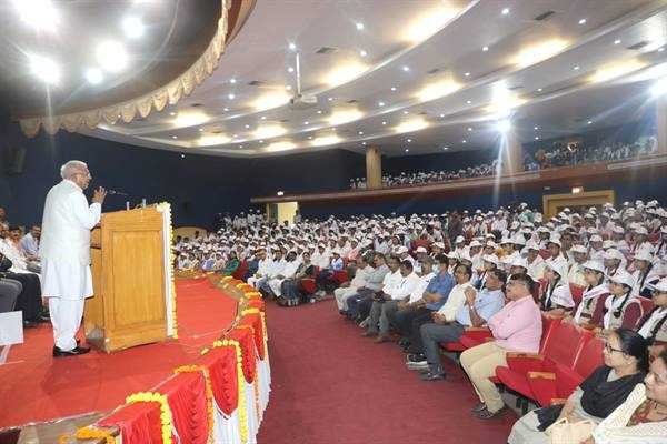 पीड़ित मानवता की सेवा मानव का सबसे बड़ा धर्म