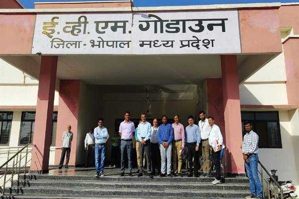 मुख्य निर्वाचन पदाधिकारी श्री राजन ने बीयू, सीयू और व्हीव्हीपीएटी मशीनों के एटीपी कार्य का किया निरीक्षण