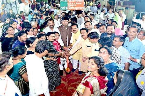 चिकित्सा शिक्षा मंत्री  विश्वास कैलाश सारंग ने वार्ड 44, 70 और 38 के रहवासियों को दी विकास कार्यों की सौगात