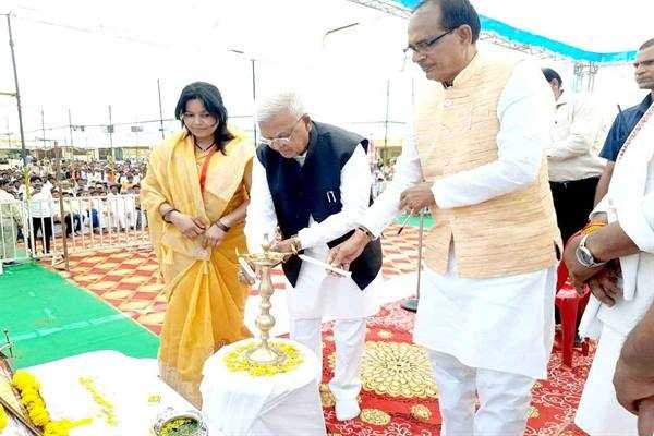 शिक्षा, स्वास्थ्य, पर्यावरण-संरक्षण सहित विभिन्न क्षेत्रों में जनजाति कल्याण केन्द्र द्वारा किये जा रहे उल्लेखनीय कार्य