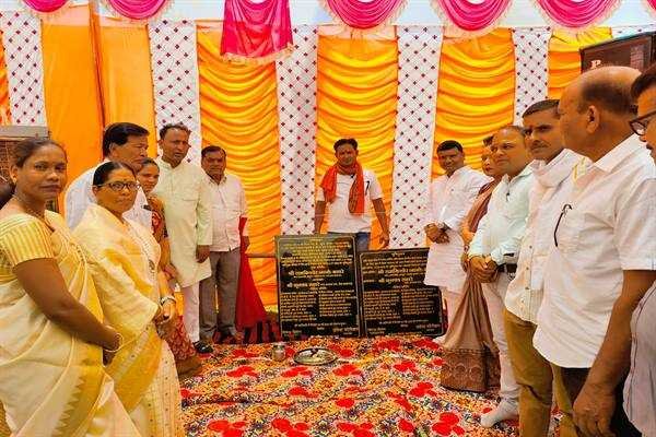 परसवाड़ा को विकास के मामले में अग्रणी बनाने के प्रयास जारी