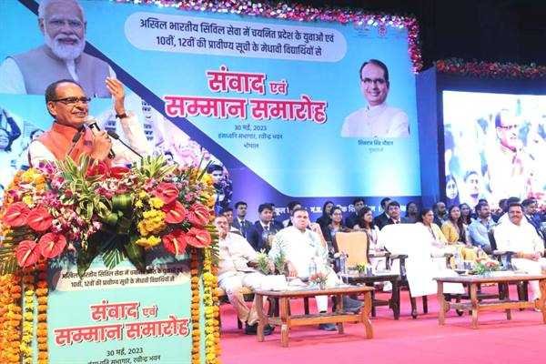 प्रतिभा प्रदर्शन में कोई बंधन आड़े नहीं आते