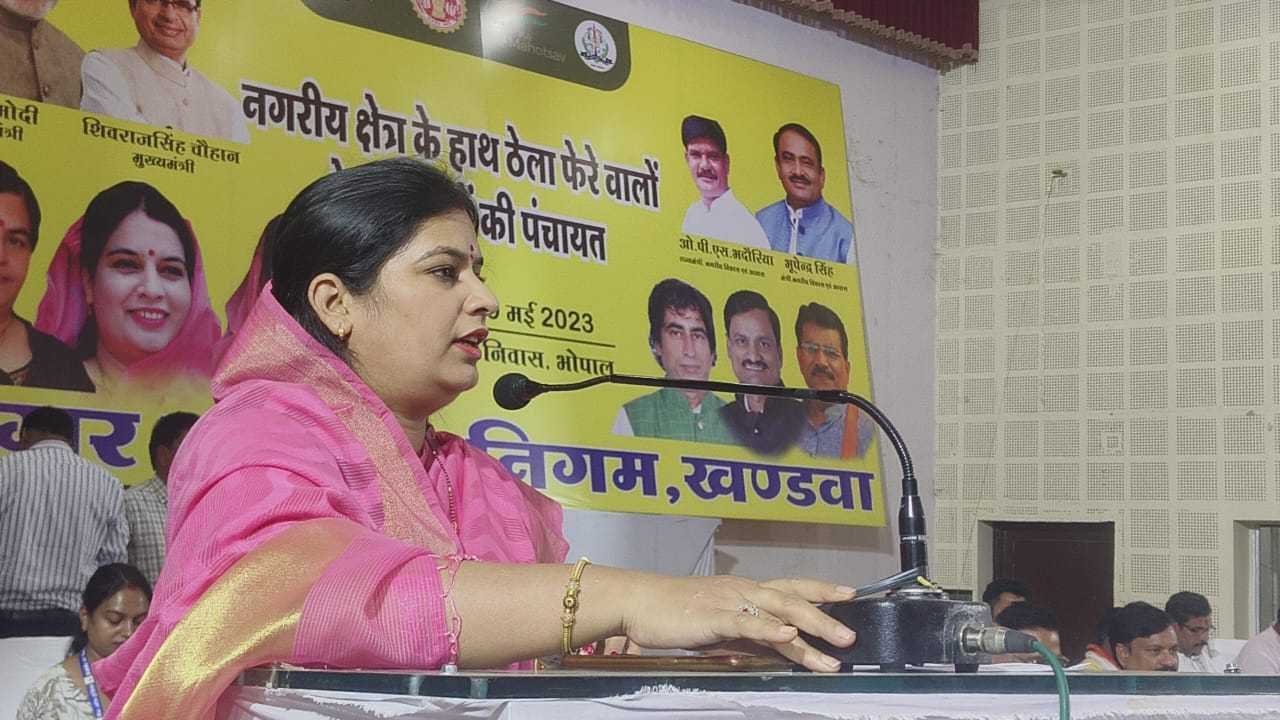 मुख्यमंत्री की घोषणा हाथ ठेले वालों  से नहीं की जाएगी वसूली