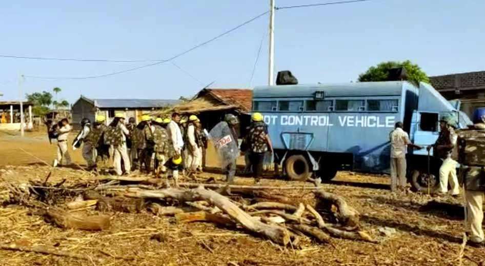 गुड़ी रेंज के भिलाईखेड़ा जंगल में वनविभाग और पुलिस की कार्रवाई