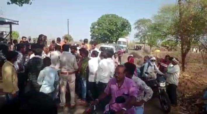 पानी के लिए किसानों ने किया चक्काजाम, कांग्रेस समर्थन में आई