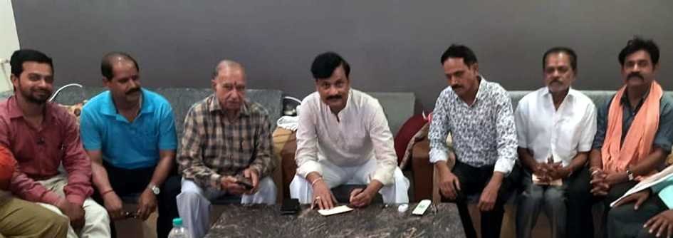 दादाजी धाम एक्सप्रेस पुन: शुरू करने की मांग तेज