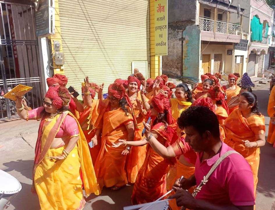 माहेश्वरी समाज ने निकाली भगवान महेश की शोभायात्रा