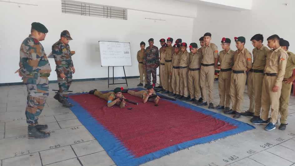 एनसीसी कैडेट्स सीख रहे युद्ध कला