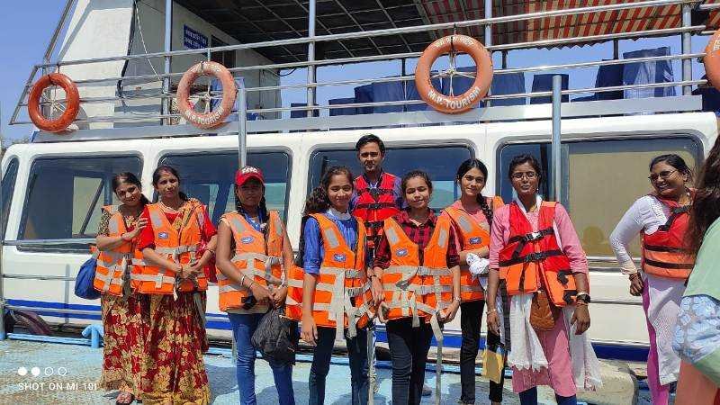 लाडली उत्सव कार्यक्रम के अंतर्गत लाडली बालिकाएं भ्रमण के लिए तवा डैम रवाना