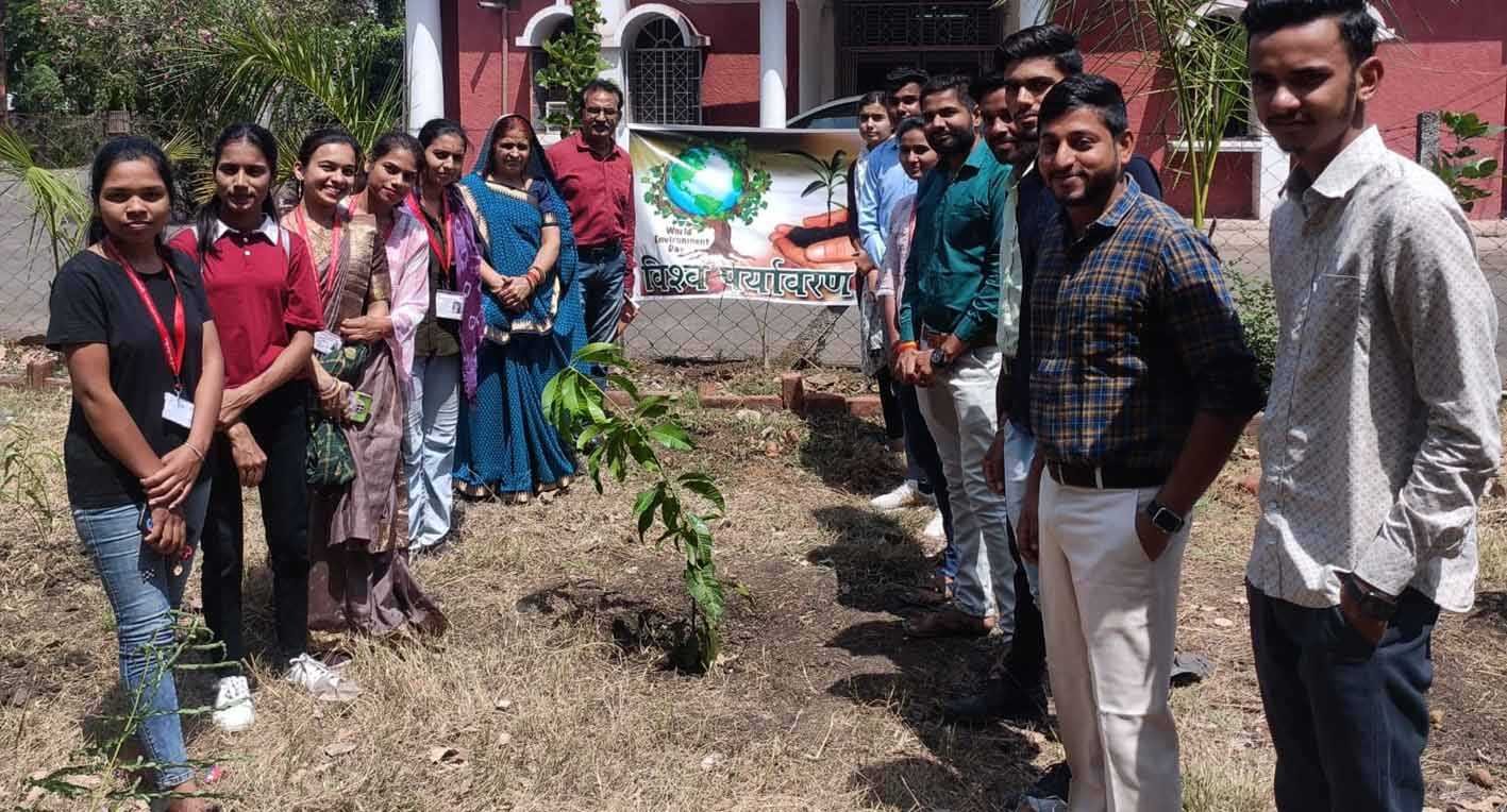 विश्व पर्यावरण दिवस पर किया पौधरोपण
