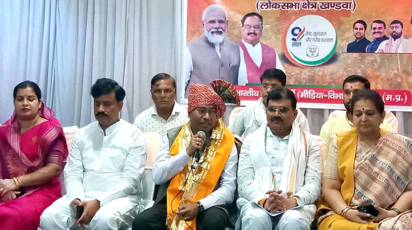 प्रेसवार्ता में बोले केन्द्रीय पेट्रोलियम राज्यमंत्री