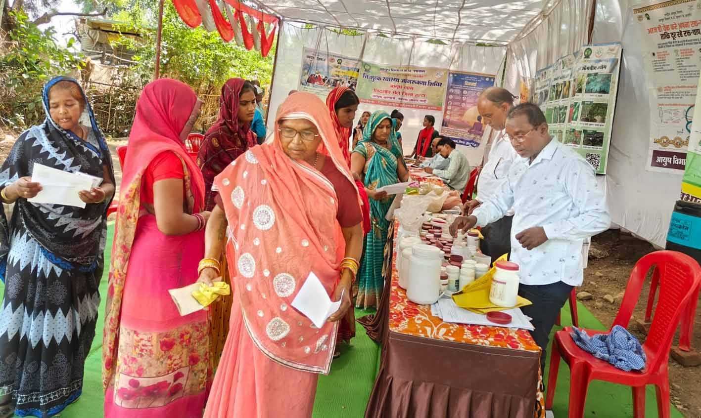 छिदगांव मेल में स्वास्थ्य जागरुकता शिविर संपन्न
