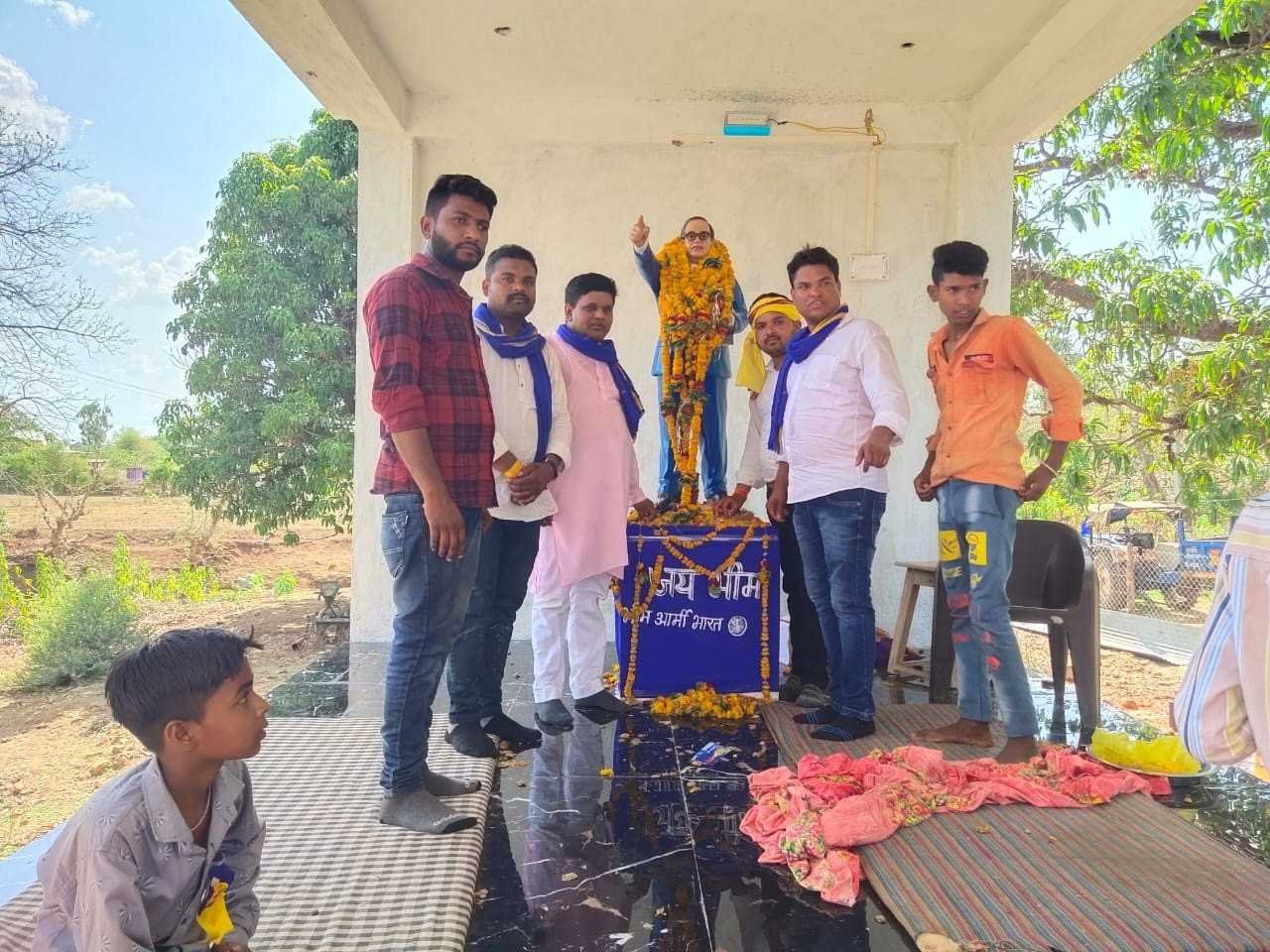 डॉ भीमराव अंबेडकर की प्रतिमा का अनावरण