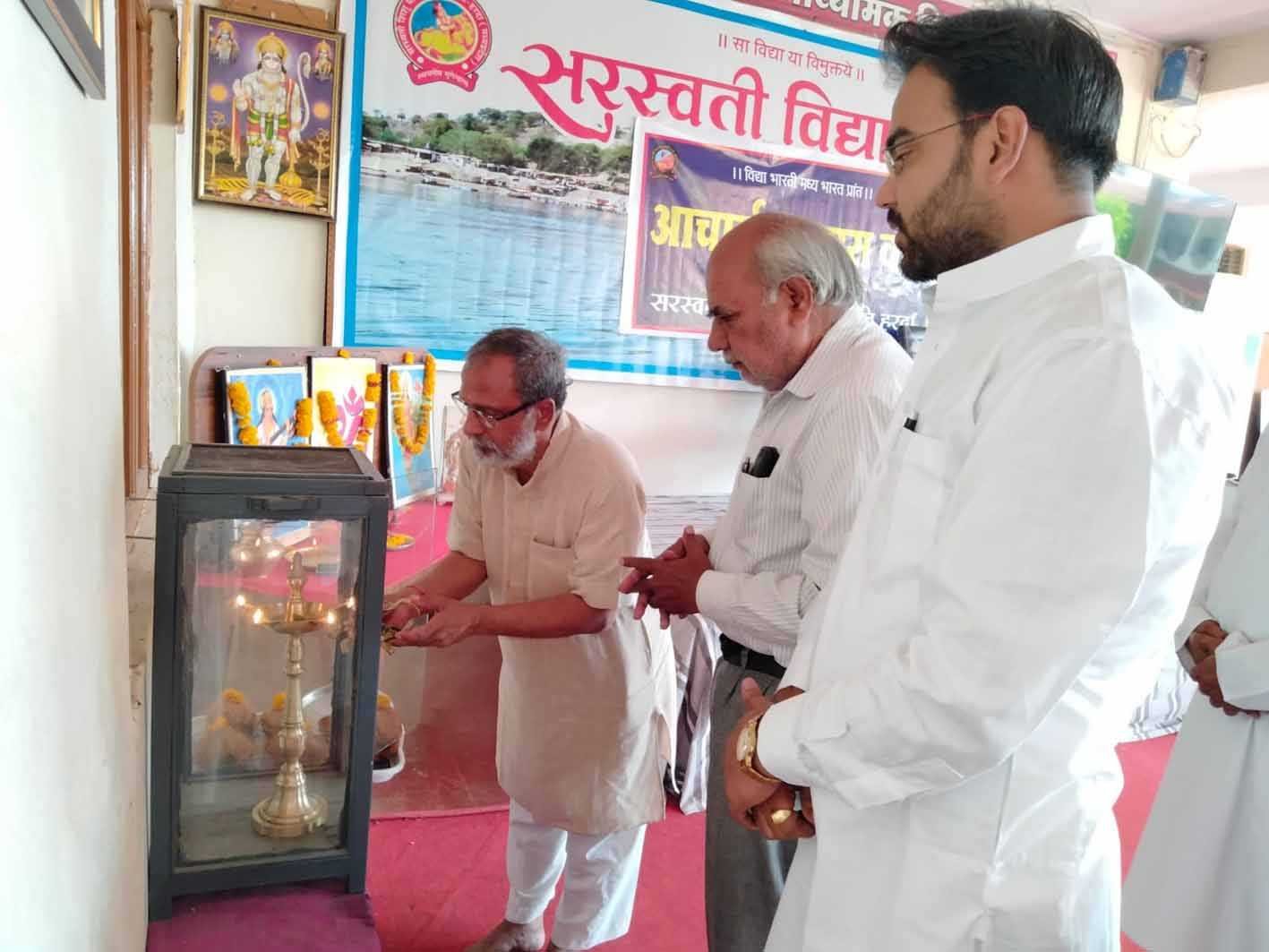 हिन्दुत्वनिष्ठ होना ही राष्ट्रभक्ति की पहचान : निरंजन शर्मा