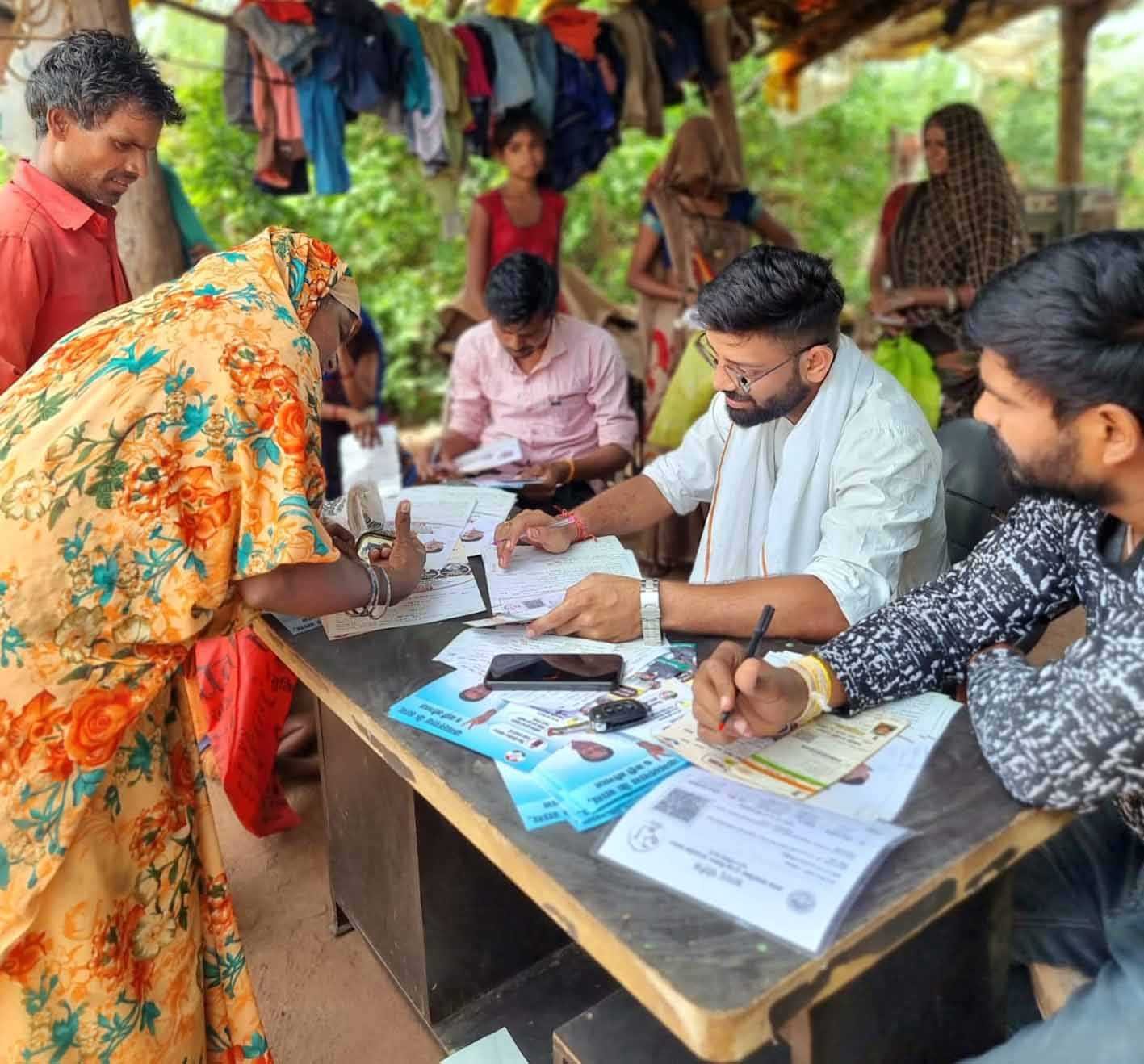नारी सम्मान योजना में 450 महिलाओं के फार्म भरे