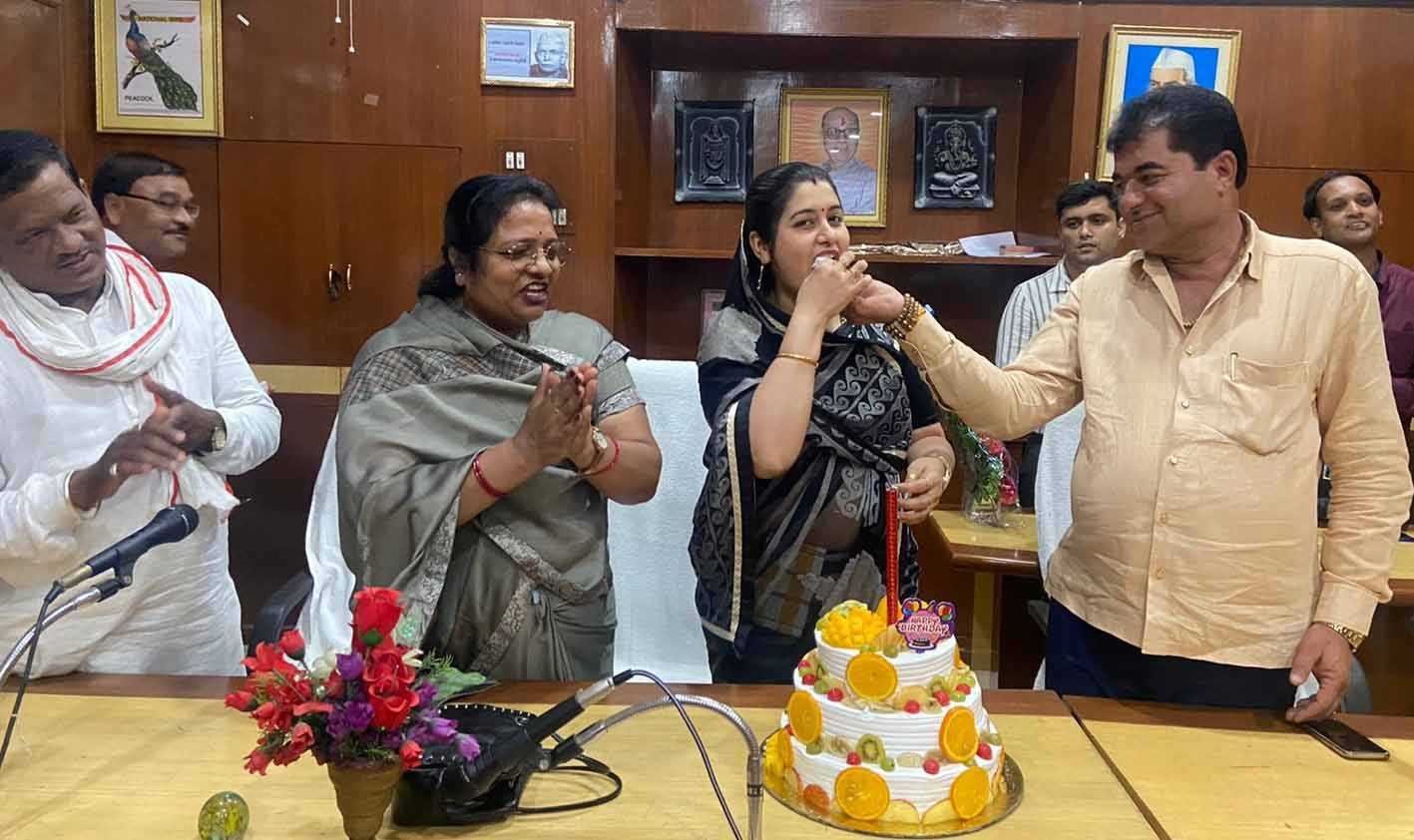 नपाध्यक्ष को दी जन्मदिन की शुभकामनाएं