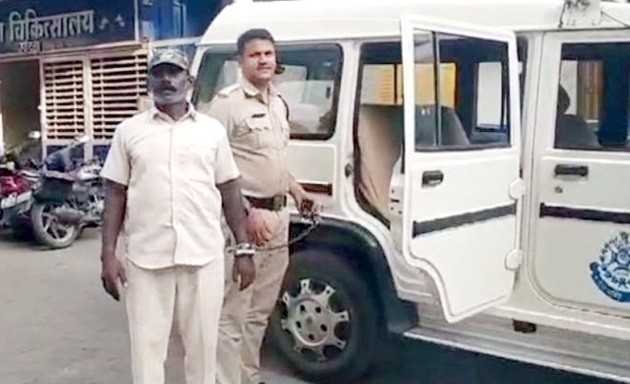 सालों से फरार डकैती का आरोपी गिरफ्तार  