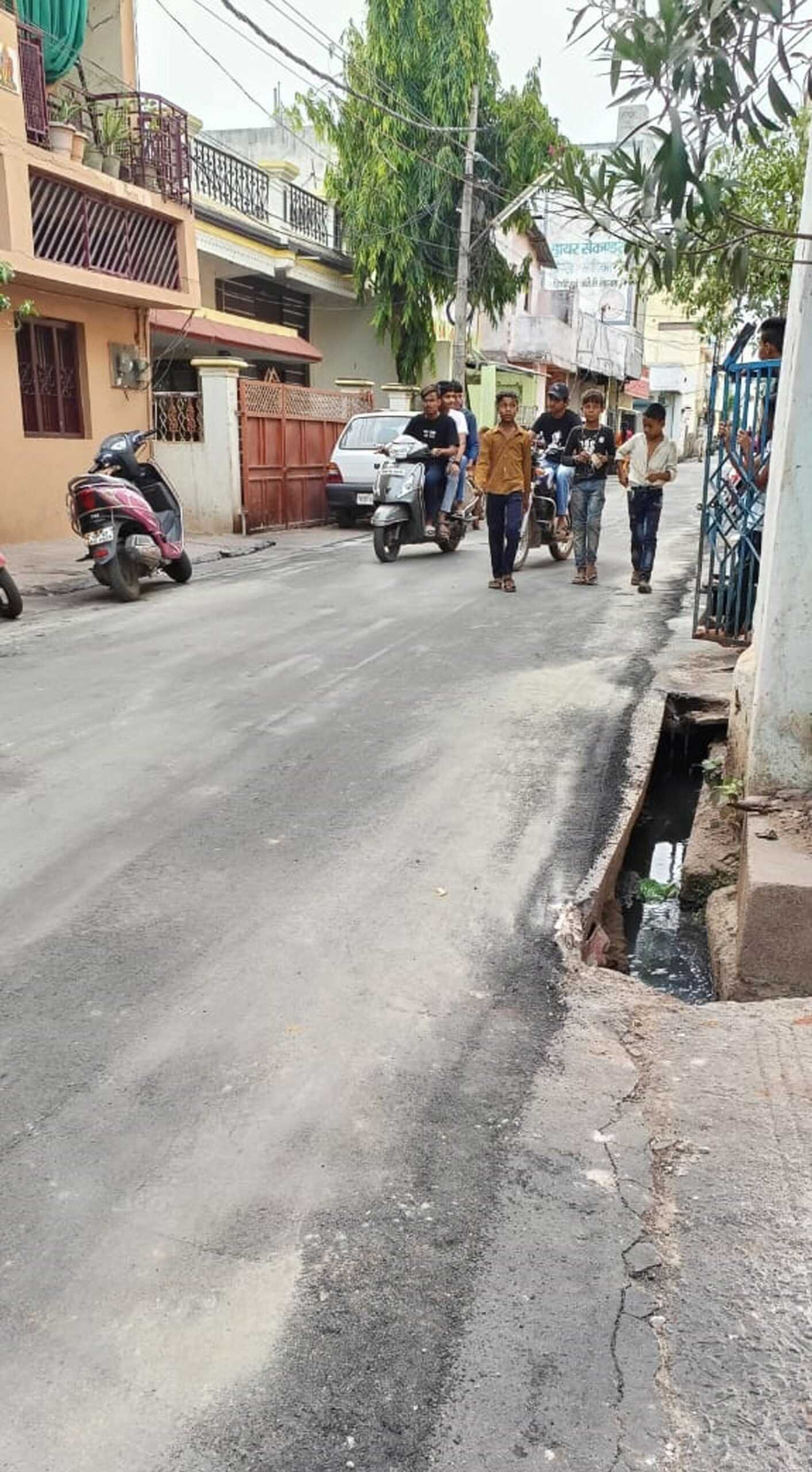 तीन सड़कों के निर्माण कार्य की जांच शुरू  